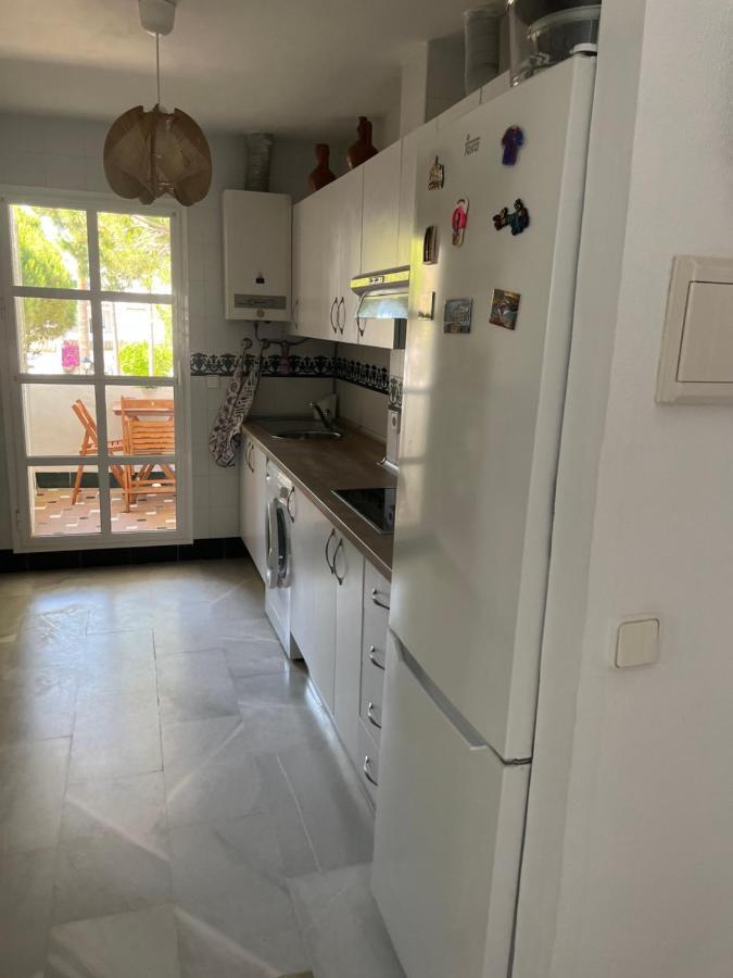 Pueblo Marinero Apartment Ново Санкти Петри Екстериор снимка